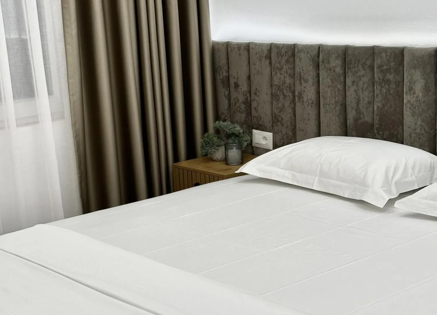 Lovely 2-Bedroom Free Parking Natural Home Golem شقة